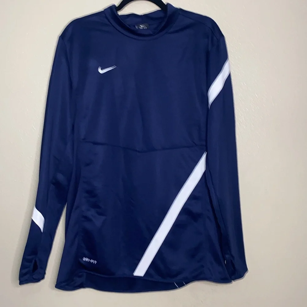 Nike Dri-Fit Navy With Thumbholes Size :  Embodied Nike Logo